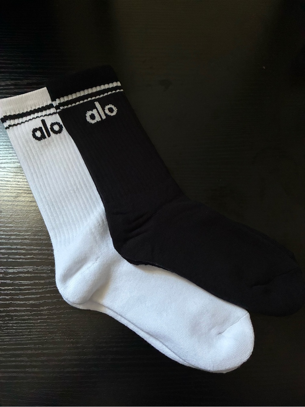 ALO Yoga Two-Tone Crew Socks in Black & White